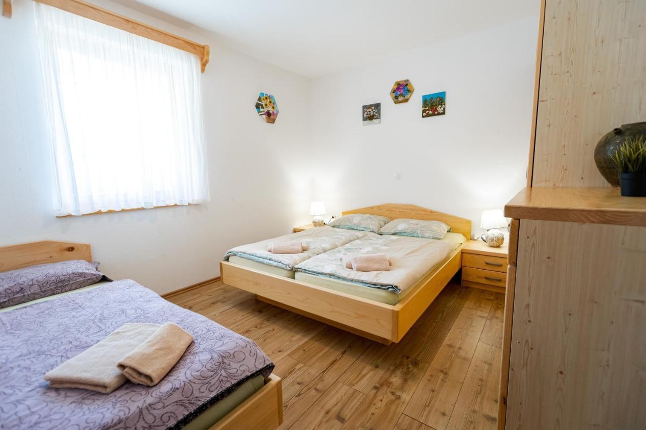 Lahinja & Kolpa River Apartments Метлика Екстериор снимка