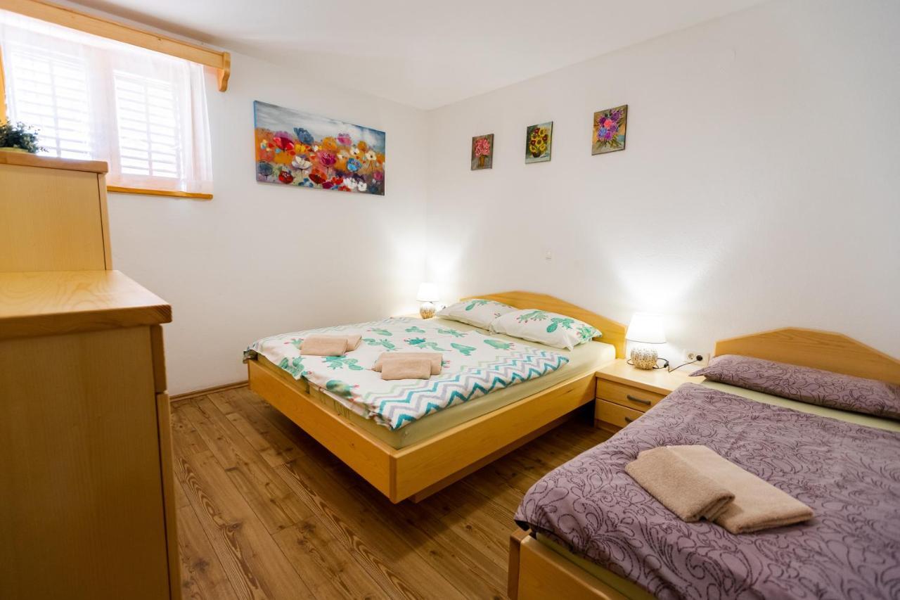Lahinja & Kolpa River Apartments Метлика Екстериор снимка