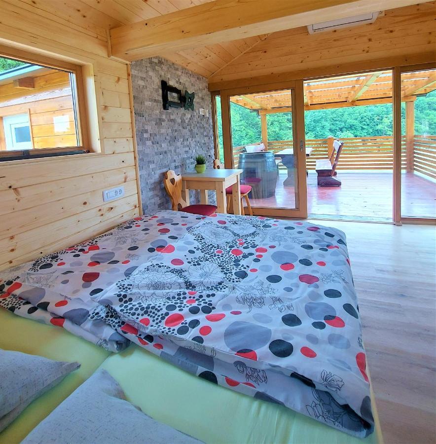 Lahinja & Kolpa River Apartments Метлика Екстериор снимка
