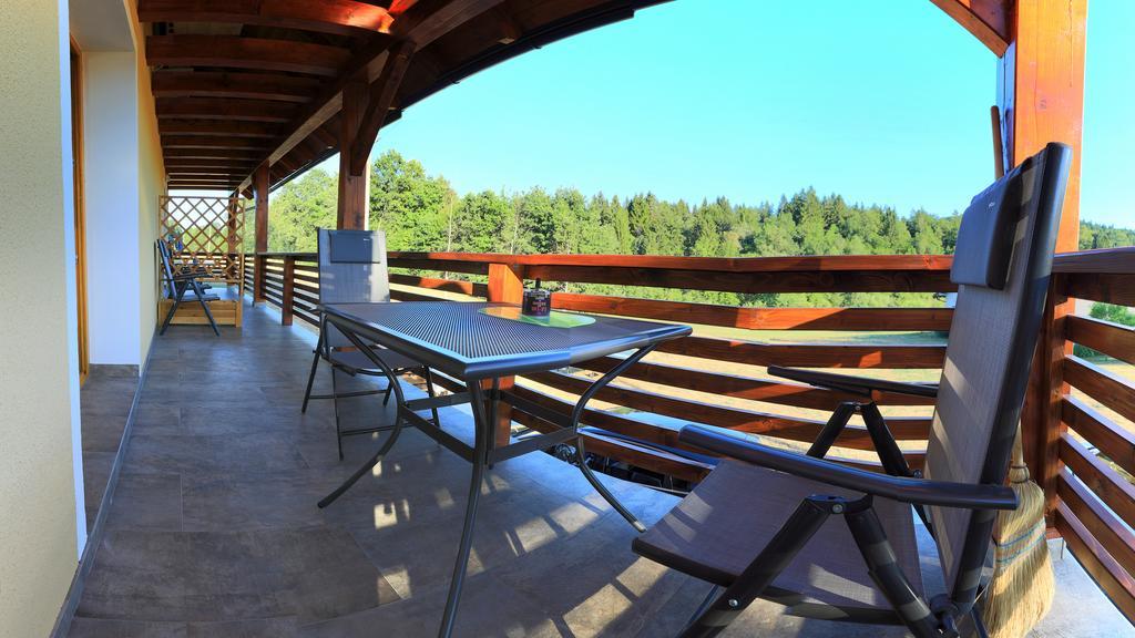 Lahinja & Kolpa River Apartments Метлика Екстериор снимка