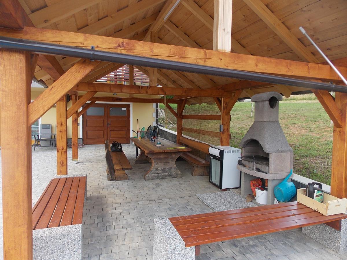 Lahinja & Kolpa River Apartments Метлика Екстериор снимка